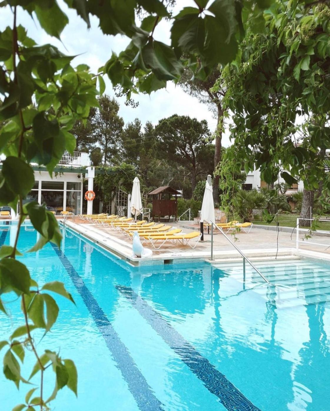 Hotel Gri-Mar Llanca Exterior photo
